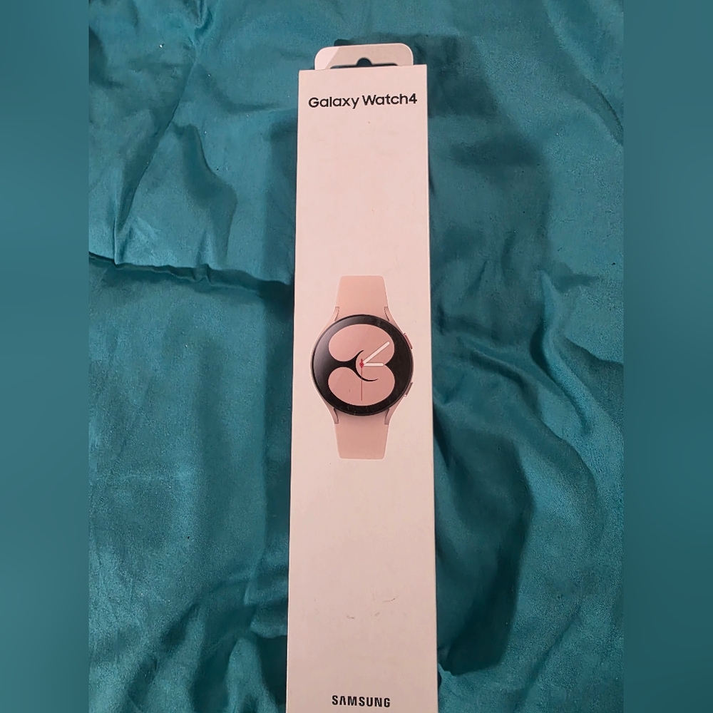 NEW GALAXY PINK GOLD SMART WATCH 4 BRAND NEW IN BOX - Picture 4 of 5